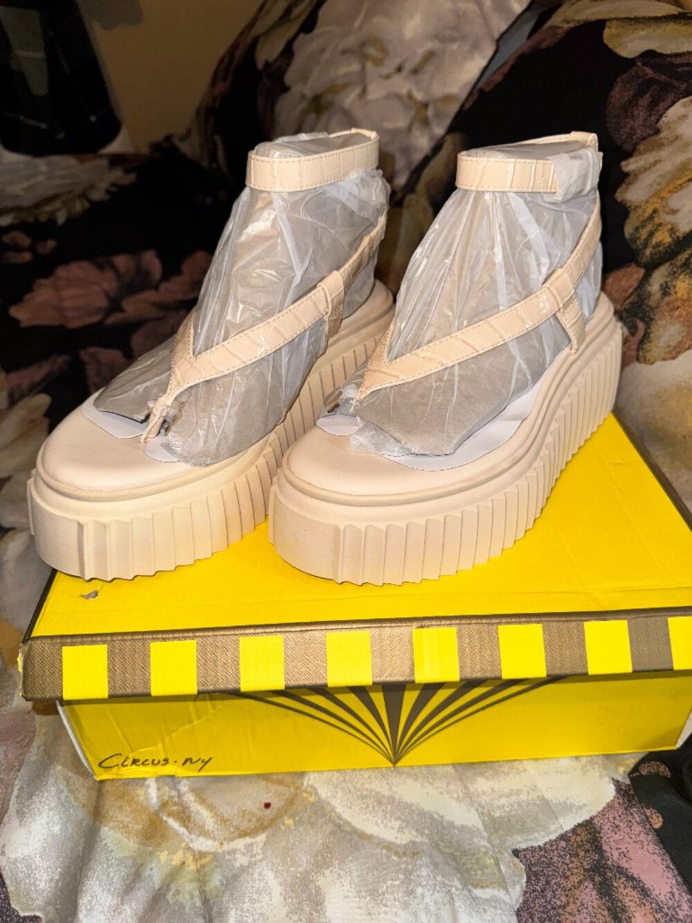 Circus NY Elana Vanilla Platform Gladiator Thong Sandals - Women's Size 6.5